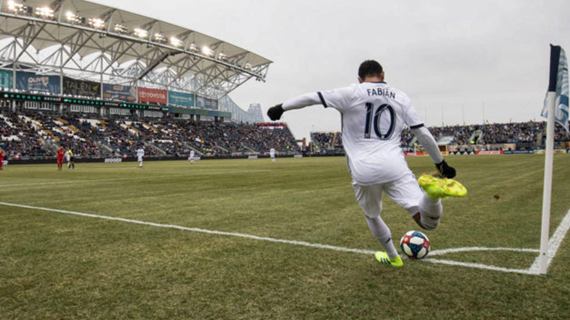 Marco Fabián se estrena con gol en la MLS