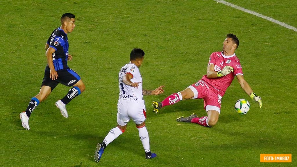 Nicolás Navarro en el 11 Ideal de la Jornada 10 de la Liga MX