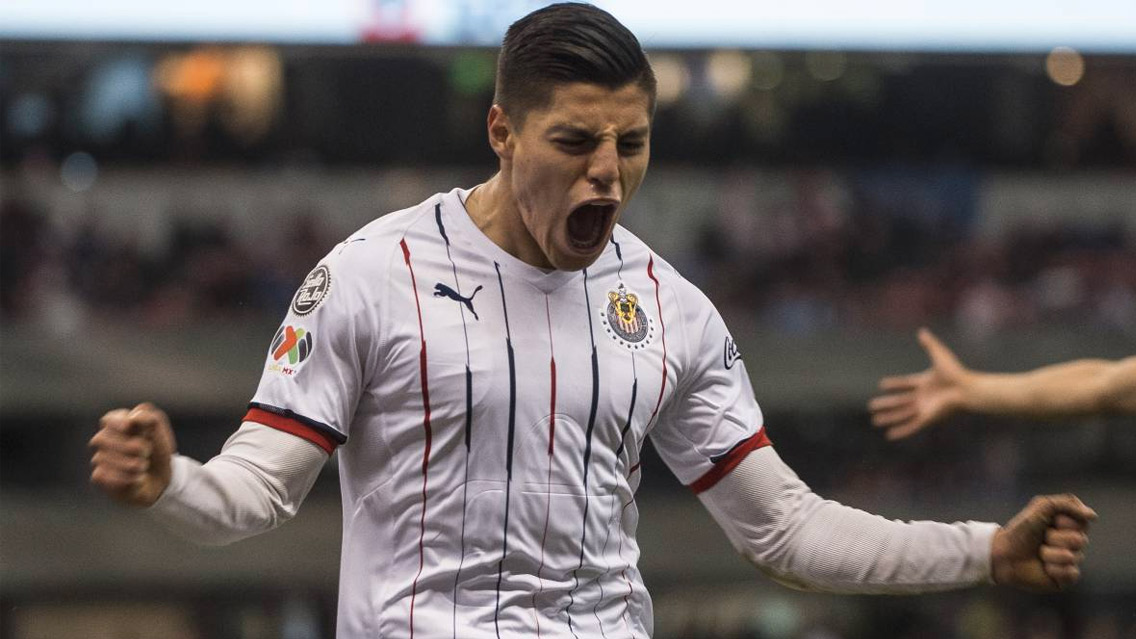 Chivas desea trueque Ronaldo Cisneros-Carlos Rodríguez