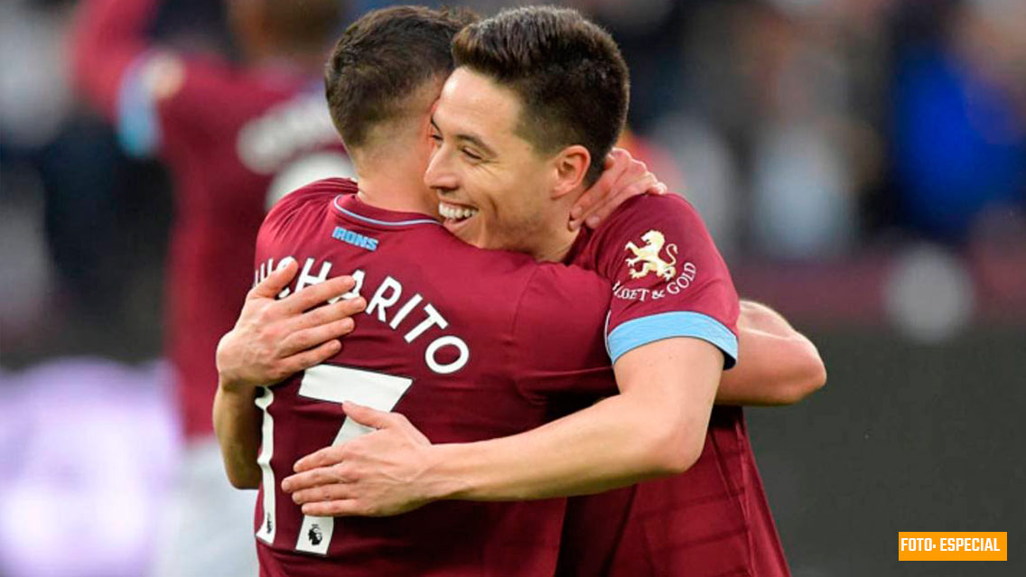 Samir Nasri halagó a ‘Chicharito’ por su doblete