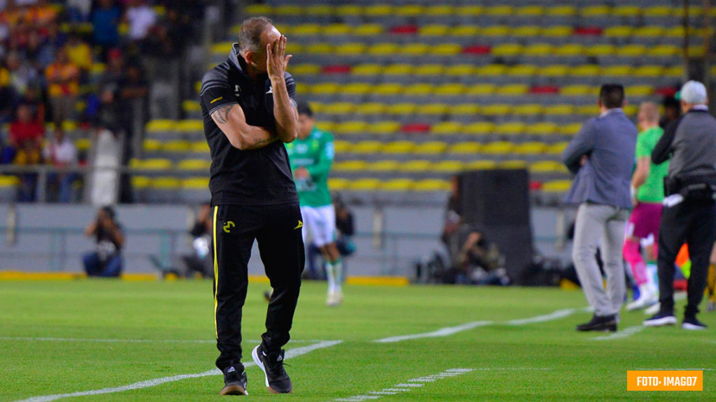 Tras la derrota, Javier Torrente explotó contra el arbitraje