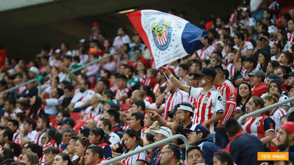 Afición de Chivas respondió mejor que la del América