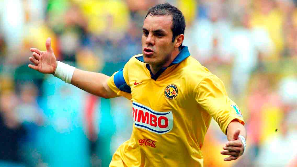 Cuahtémoc Blanco volverá a las canchas