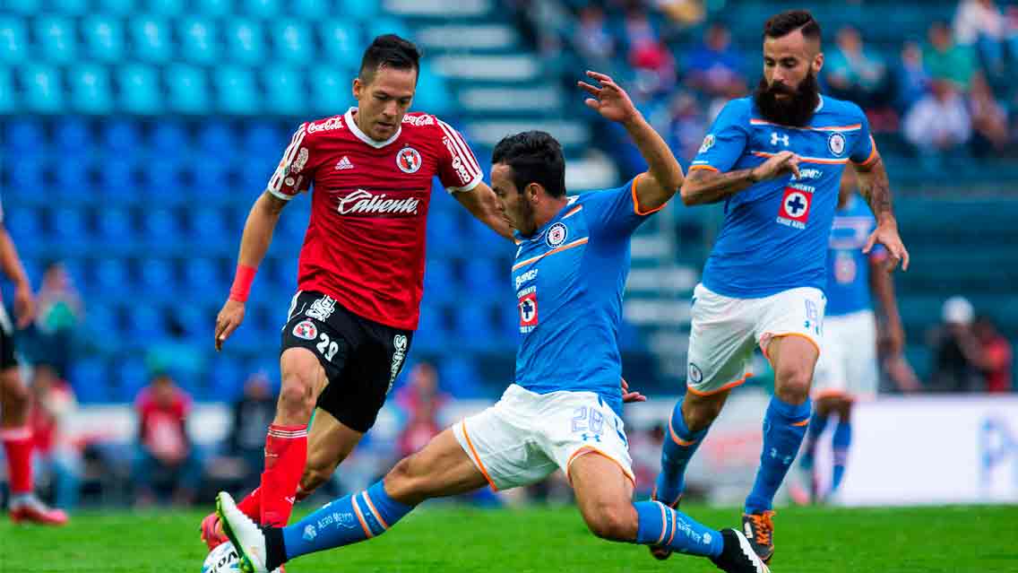 Asaltan a punta de pistola a ex jugador de Cruz Azul