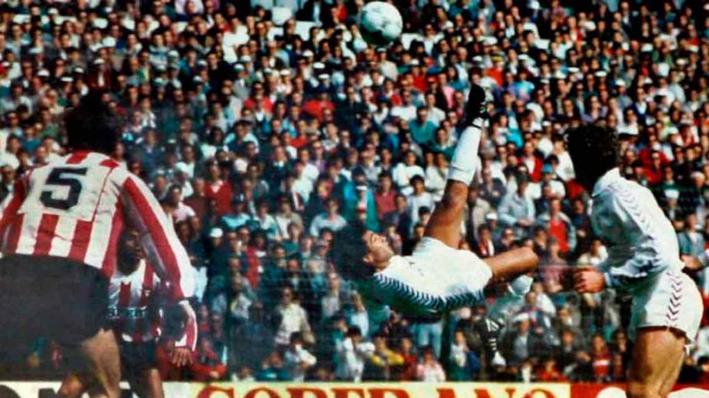 Hugo Sánchez, elegido como el mejor mexicano de la historia