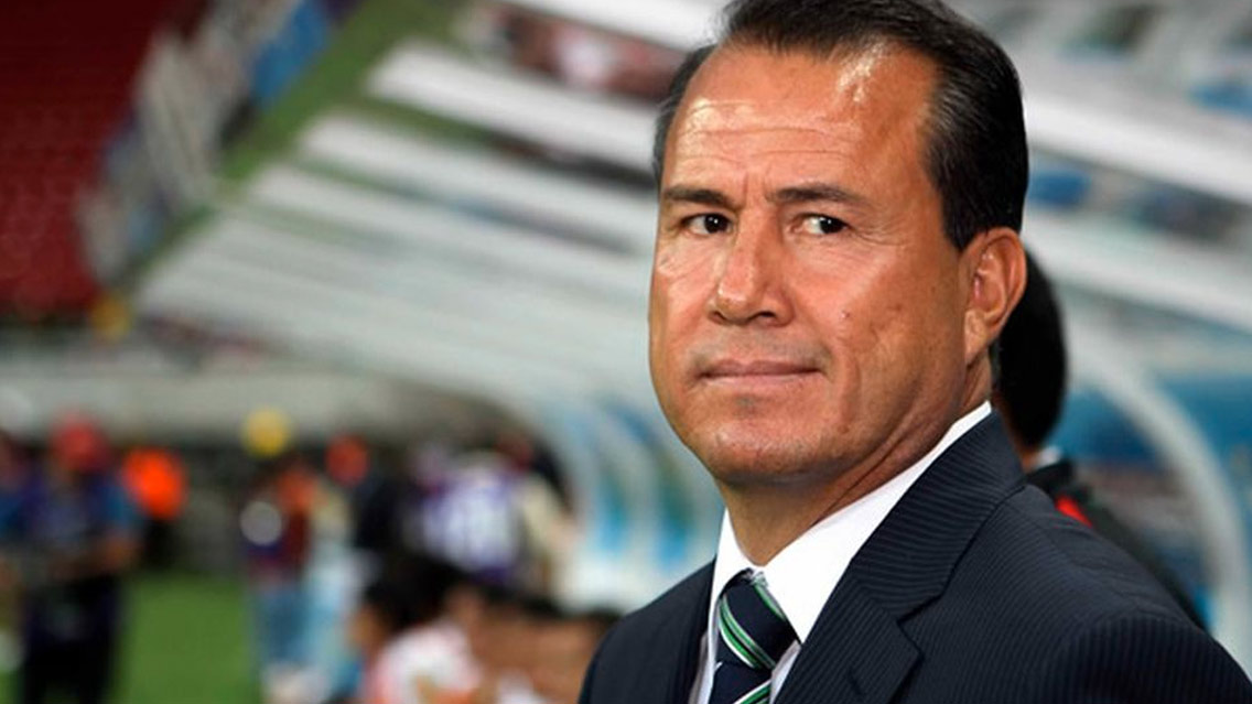 Efraín Flores