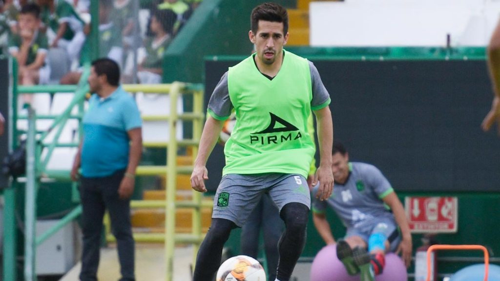 Fernando Navarro habla de un posible fichaje a Chivas