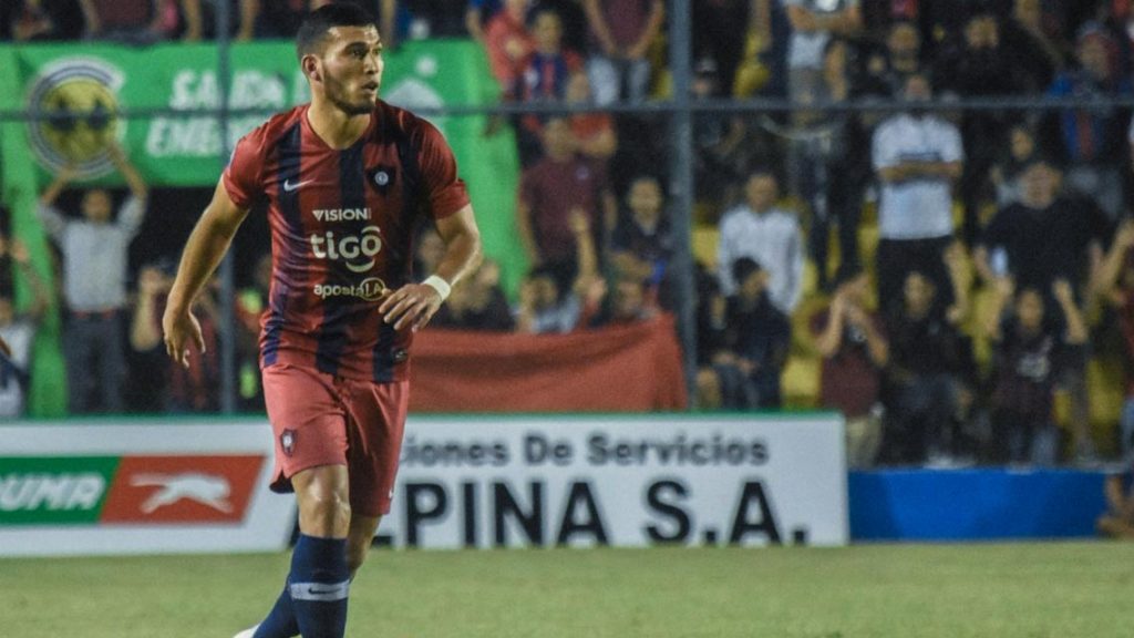 Rayados se suma al interés por Juan Escobar