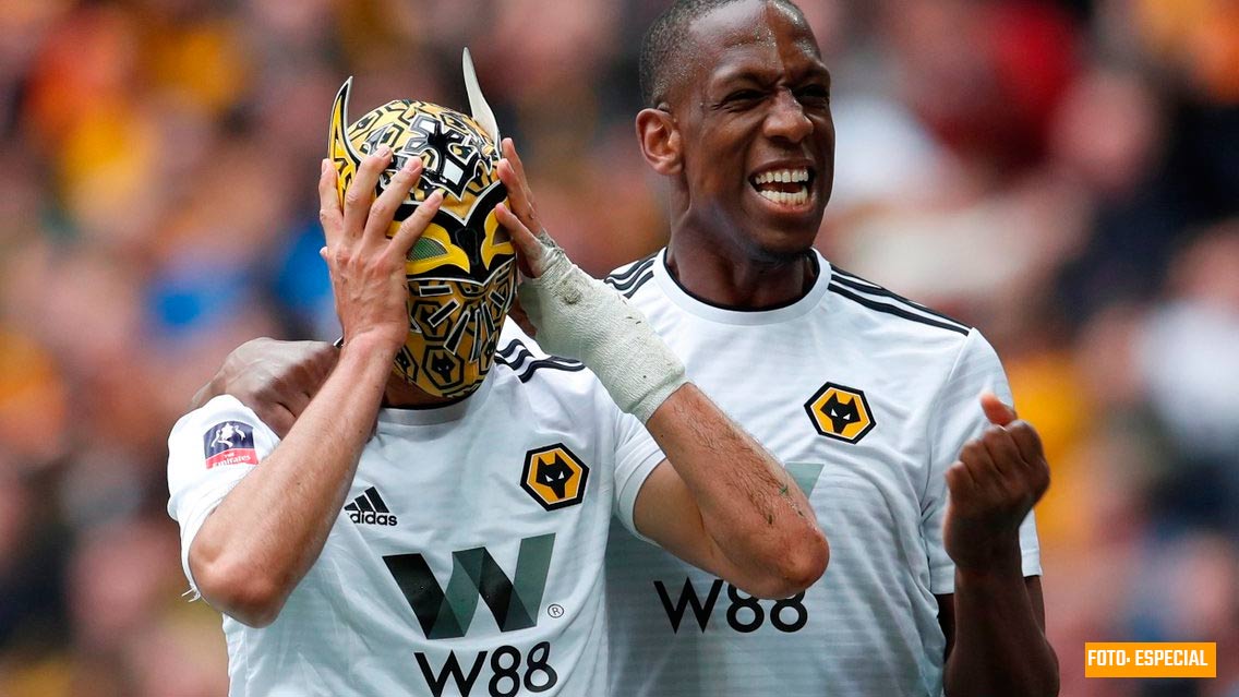 Jugador del Watford se burla de Raúl Jiménez