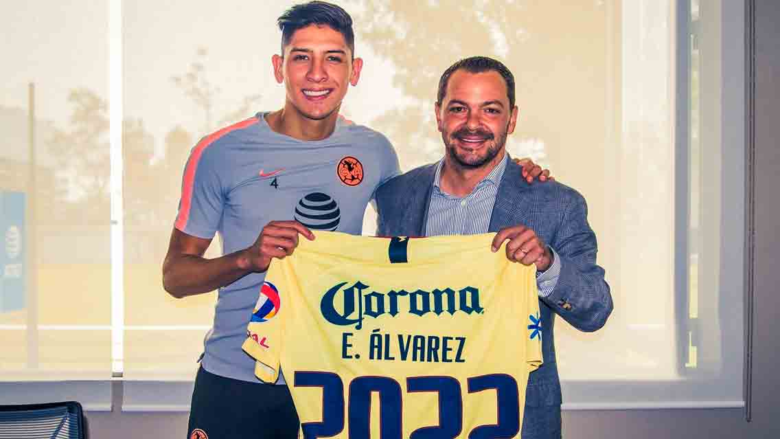Edson Álvarez renovó su contrato con América