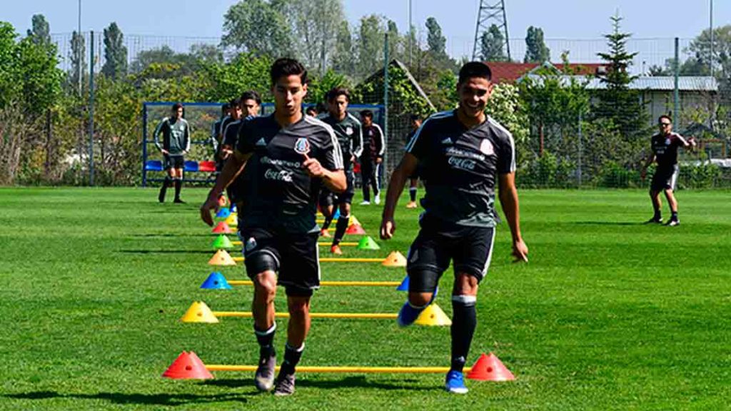 Lainez y Macías serían titulares en el debut mundialista