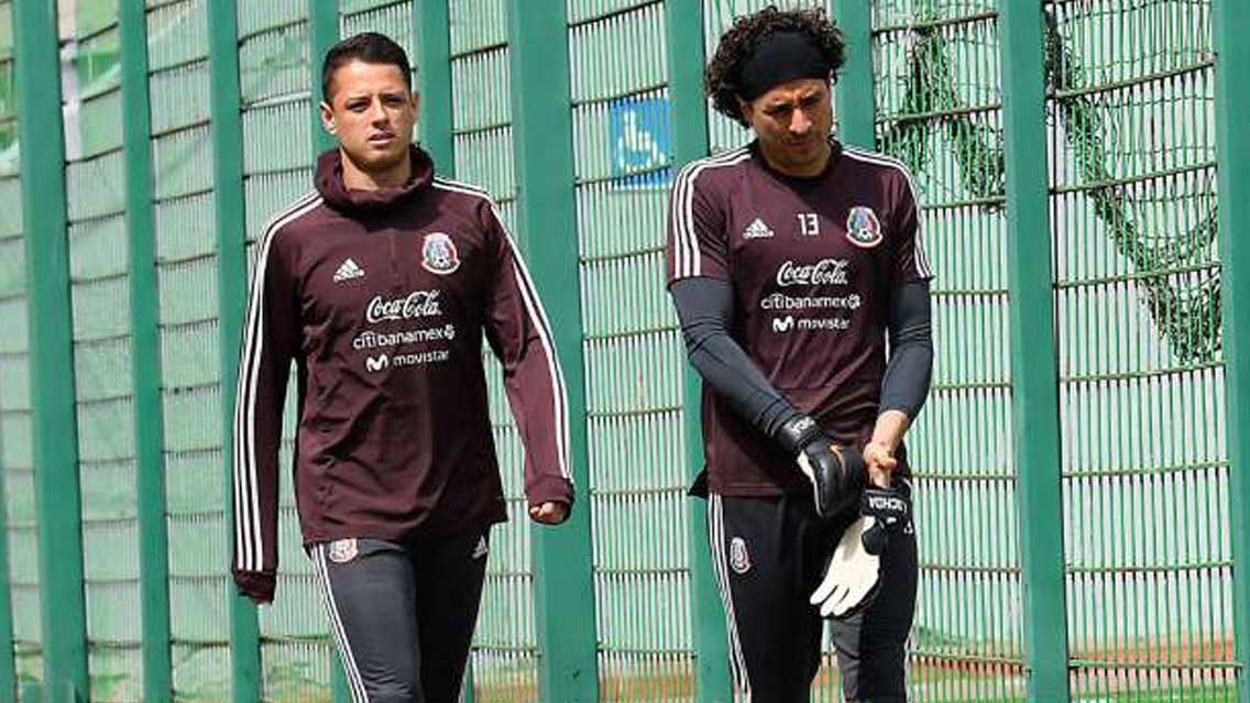 Ochoa, Chicharito y Vela podrían perderse Copa Oro