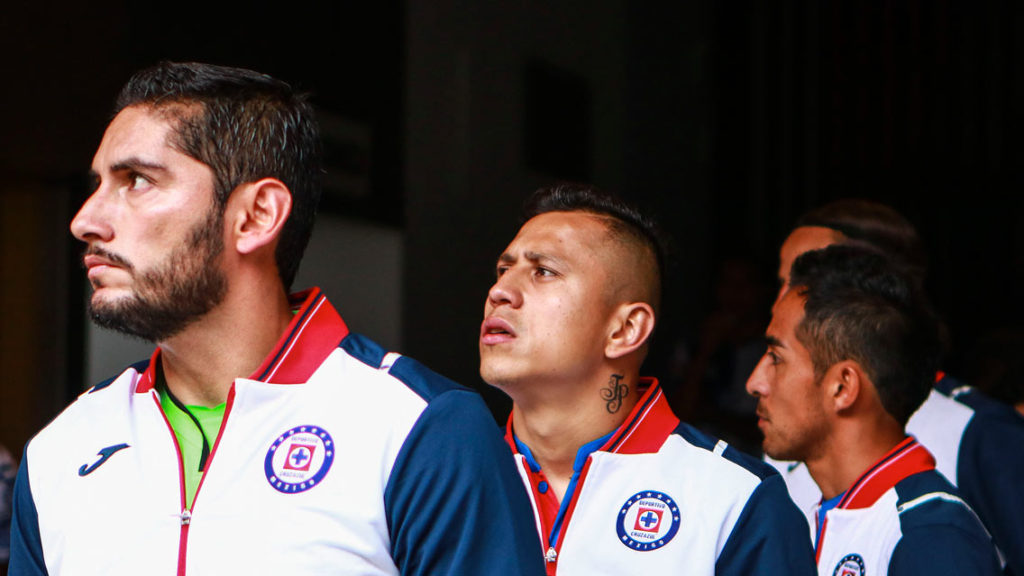 Jesús Corona y 'Cata' Domínguez NO salen de Cruz Azul