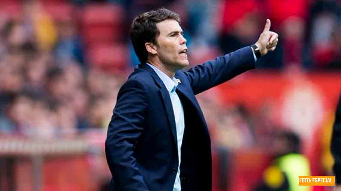 Joan Ferrer sería el nuevo DT de Lainez y Guardado