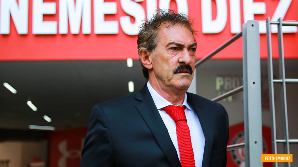 La Volpe explota contra Xolos y pide que le quiten los puntos