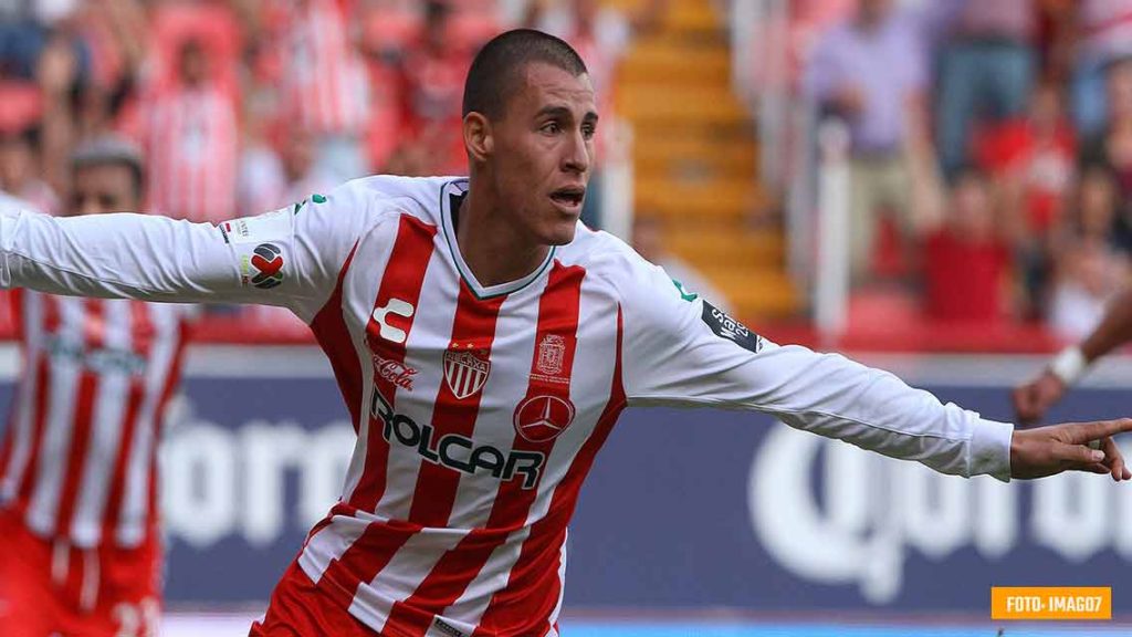 Necaxa consigue mínima ventaja ante Monterrey