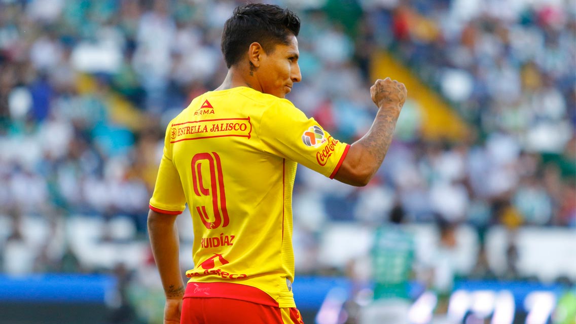 Monarcas Morelia busca regresar a Raúl Ruidíaz