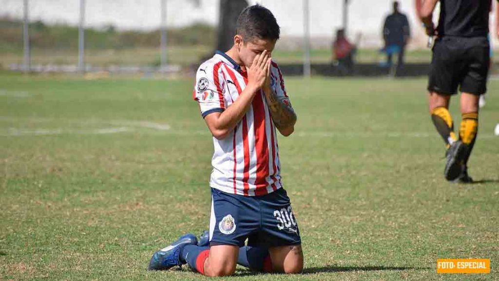 Chivas manda a cinco canteranos a España