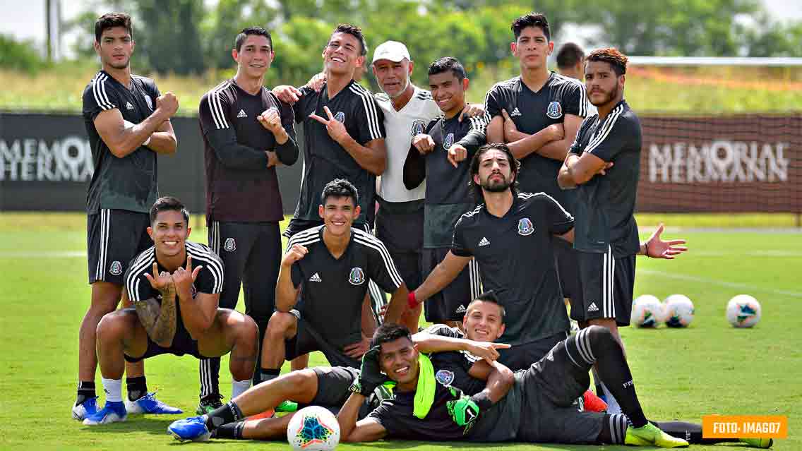 La posible alineación de México contra Costa Rica