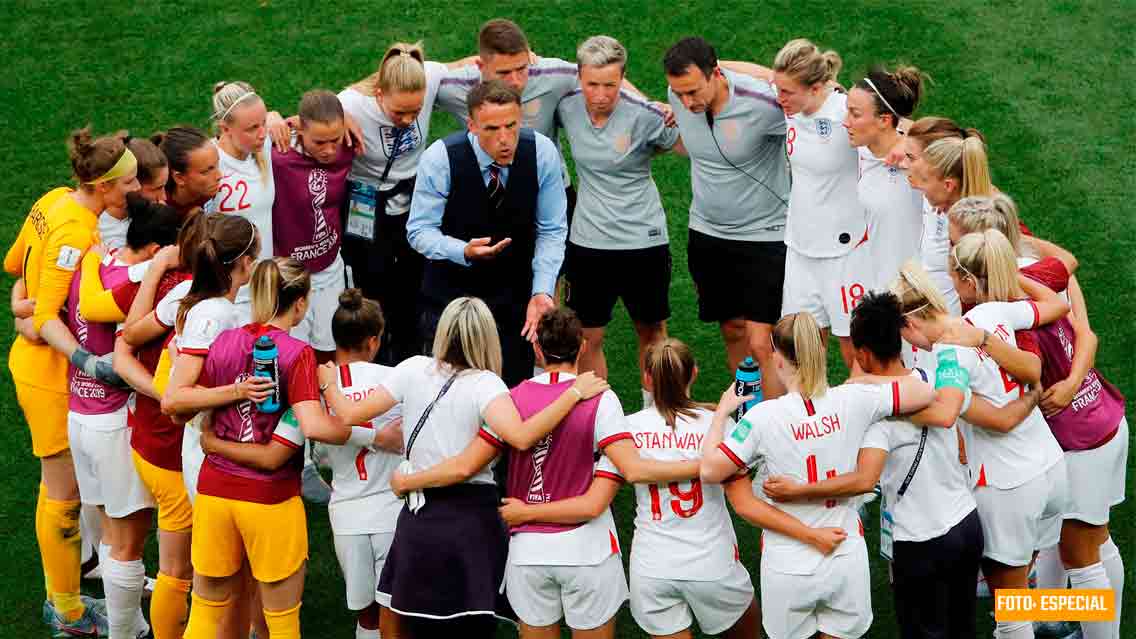 Phil Neville y la búsqueda por reivindicarse con la Selección de Inglaterra