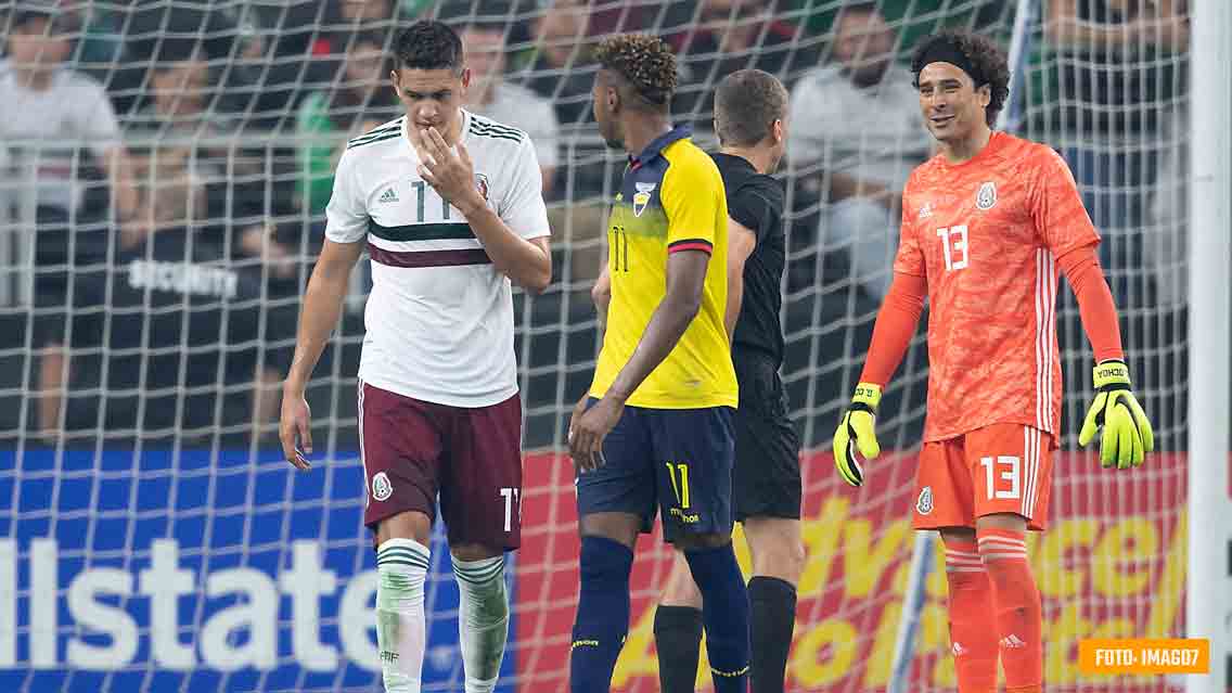 Ochoa criticó elección de sedes para amistosos de Selección