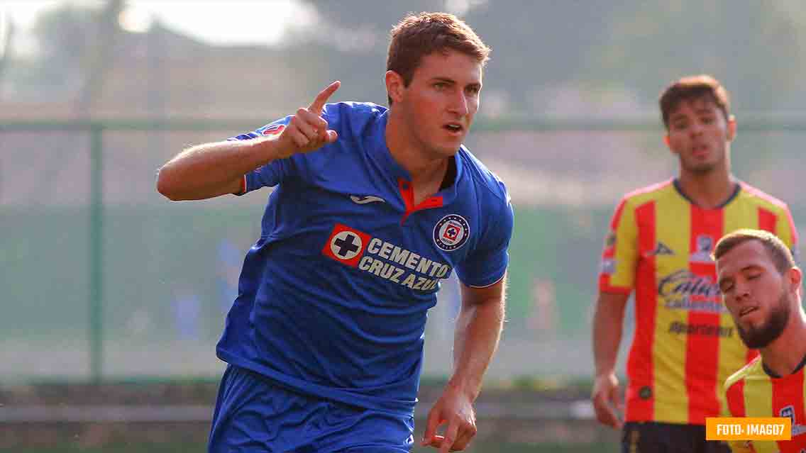 Santiago Giménez y más jóvenes en pretemporada de Cruz Azul