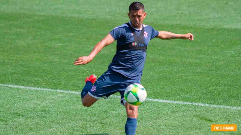 Cruz Azul recupera a Hernández, pero no a Caraglio
