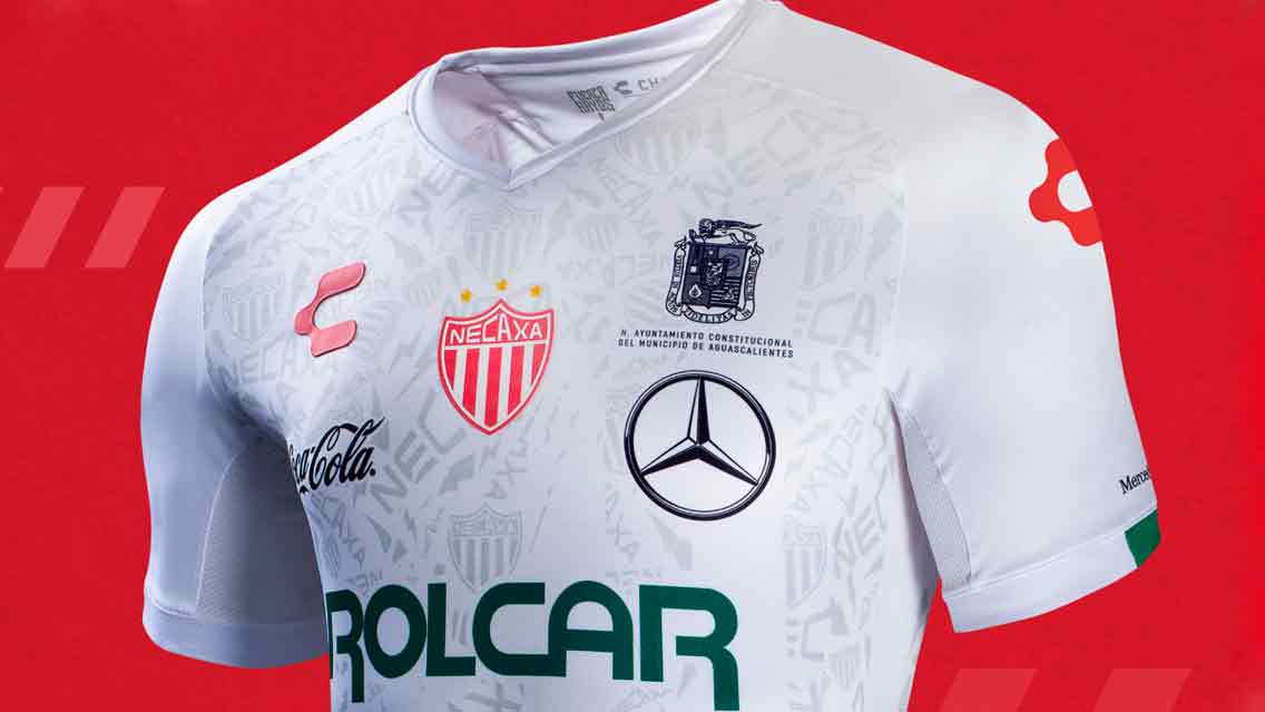 Necaxa presenta nuevo jersey Charly