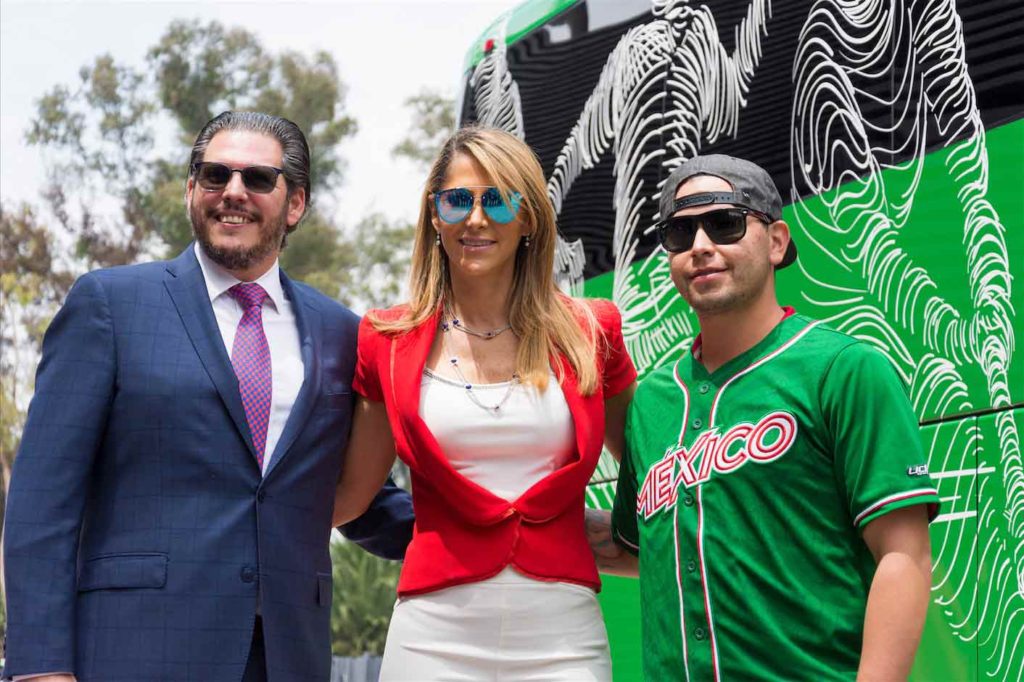 La empresa líder en movilidad integral, ADO presentó el autobús que serán los encargados de transportar a la Selección Méxicana de Béisbol 