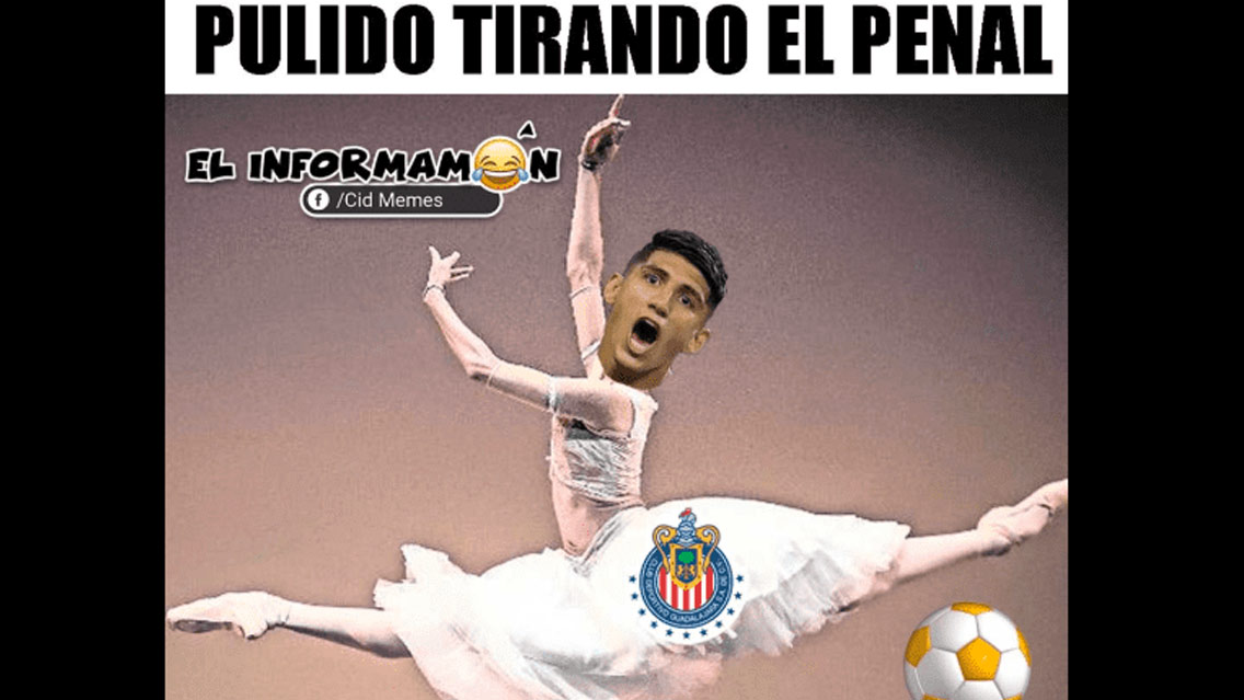 Los memes de Alan Pulido y su penal fallado