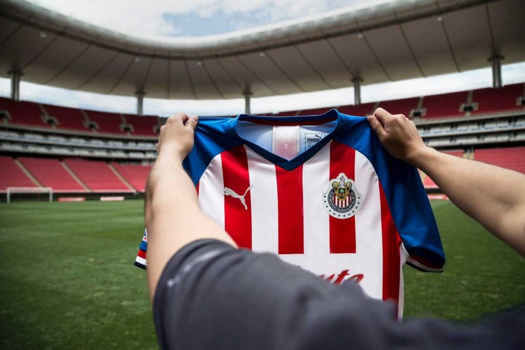 Chivas presenta nuevos uniformes Puma