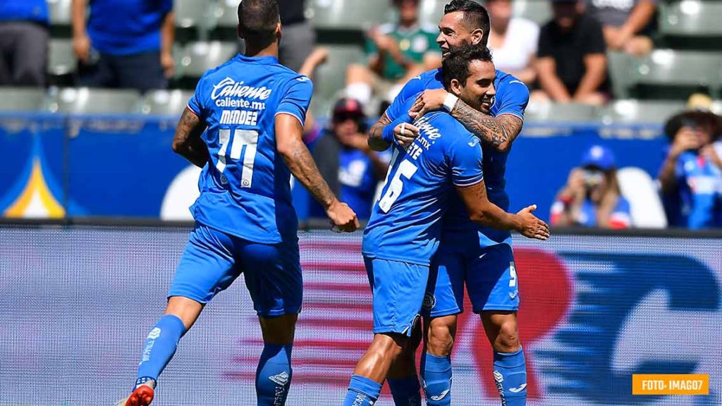 Cruz Azul golea a Necaxa y conquista la Supercopa MX