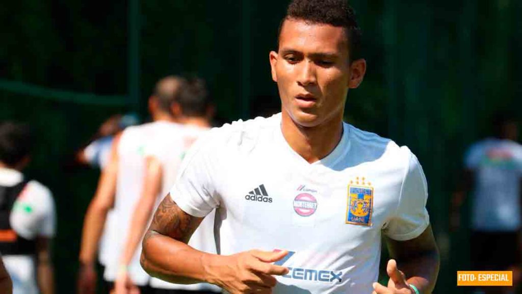 El colombiano estará fuera de las canchas por ocho meses.