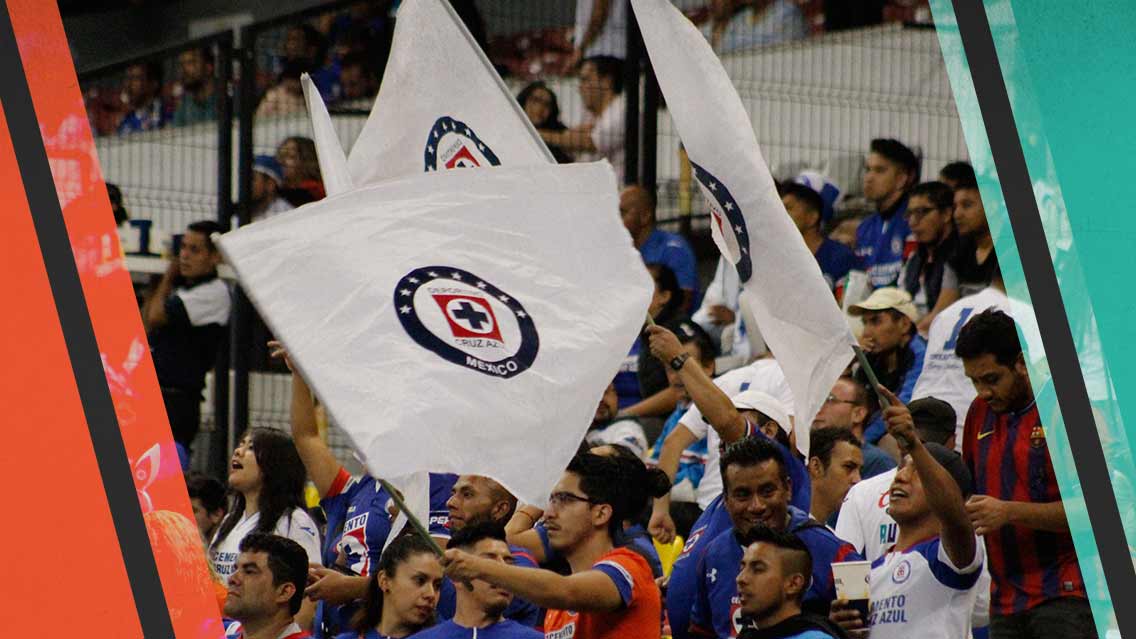 Pelea entre aficionados de Cruz Azul tras gol de Toluca