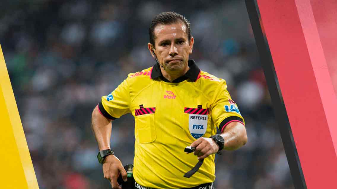 Suspende a árbitro por errores ante Pumas