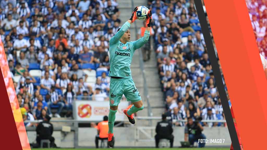 Hugo González podría regresar a Rayados