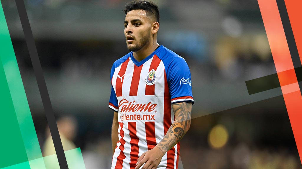 Chivas sanciona a Alexis Vega por fiesta previo al Clásico