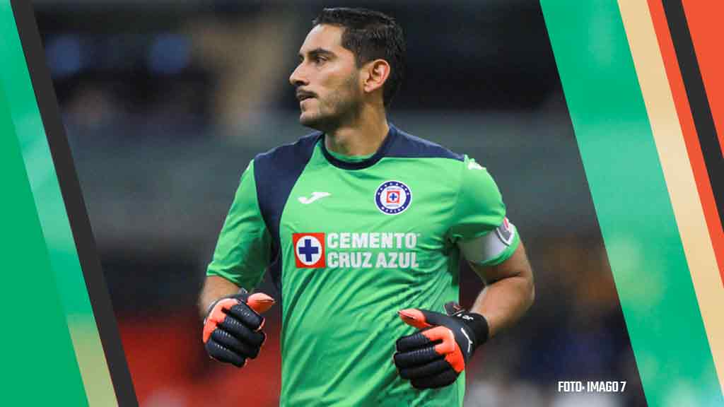 'Chuy' Corona ausente en el entrenamiento de Cruz Azul