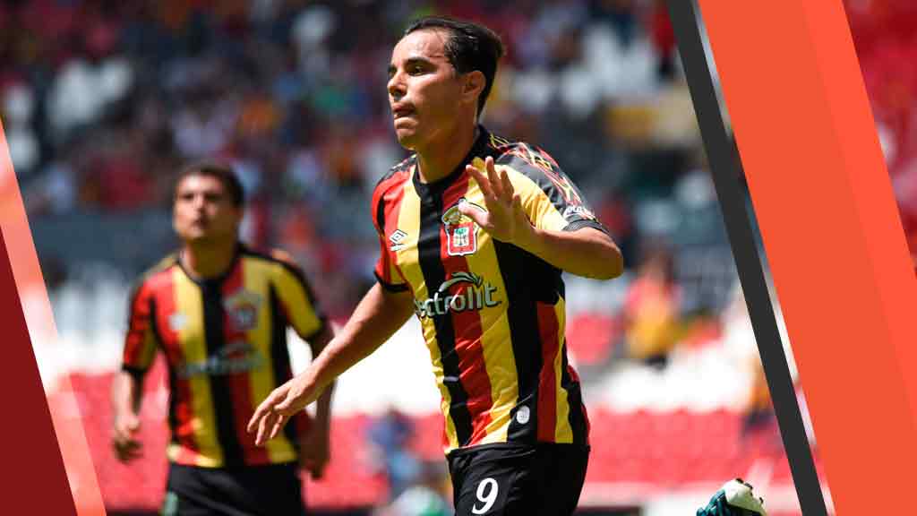 Omar Bravo anota en la victoria a la UdeG en el Ascenso MX