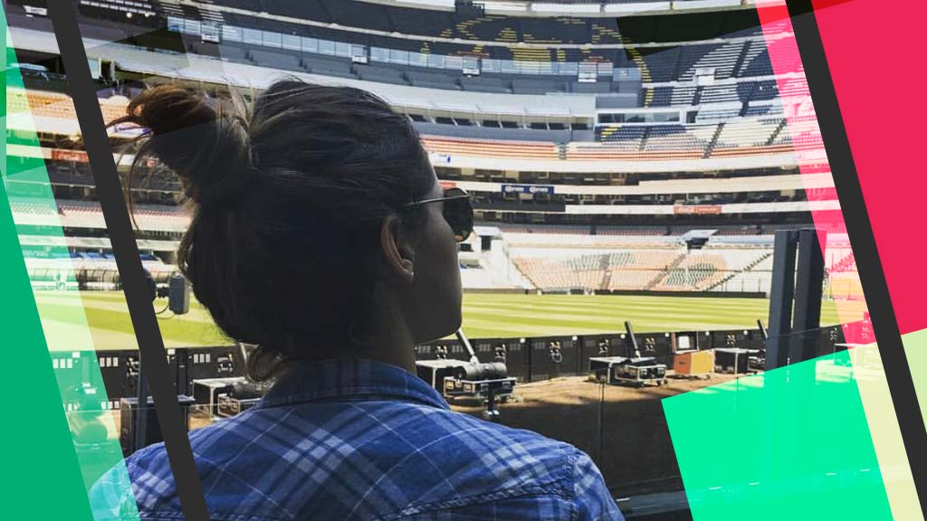 Reportera insulta al estadio Azteca en redes sociales