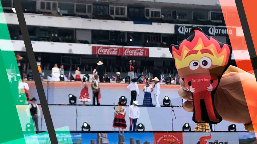 Celebran evento político en el Estadio Azteca antes de la final