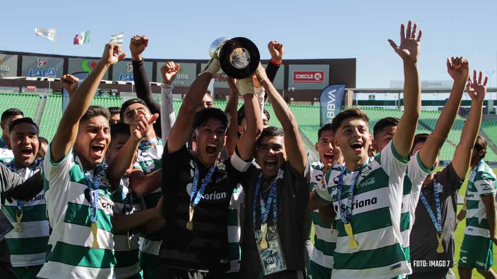 Santos remonta y es campeón Sub-20