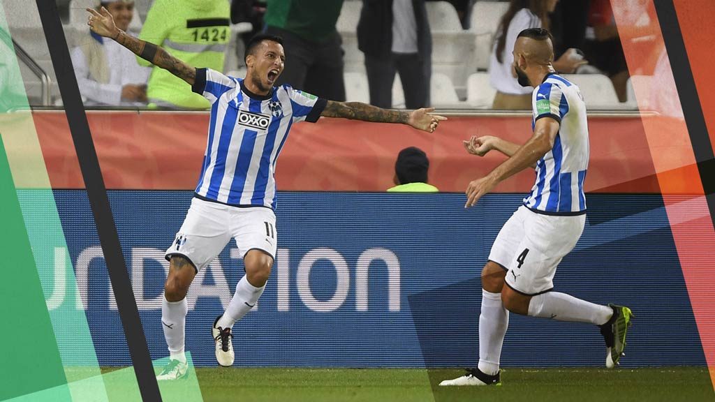 Leonel Vangioni y Nicolás Sánchez festejan el gol de Rayados