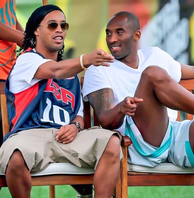 Kobe Bryant con Ronaldinho
