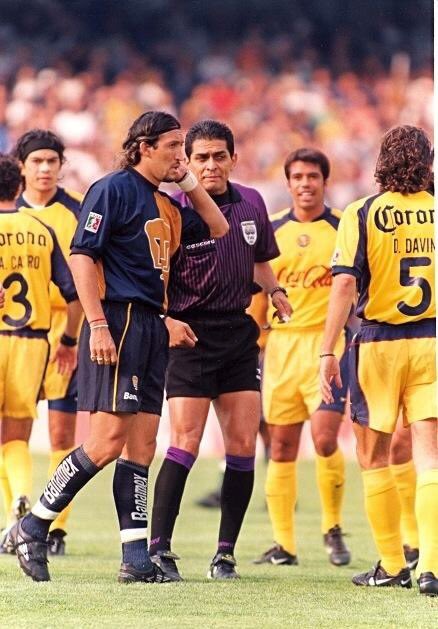 Pumas jugó sin la marca Nike la semifinal del Verano 2002 ante América