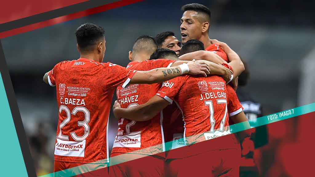 Necaxa golea 3-0 al América en el Azteca