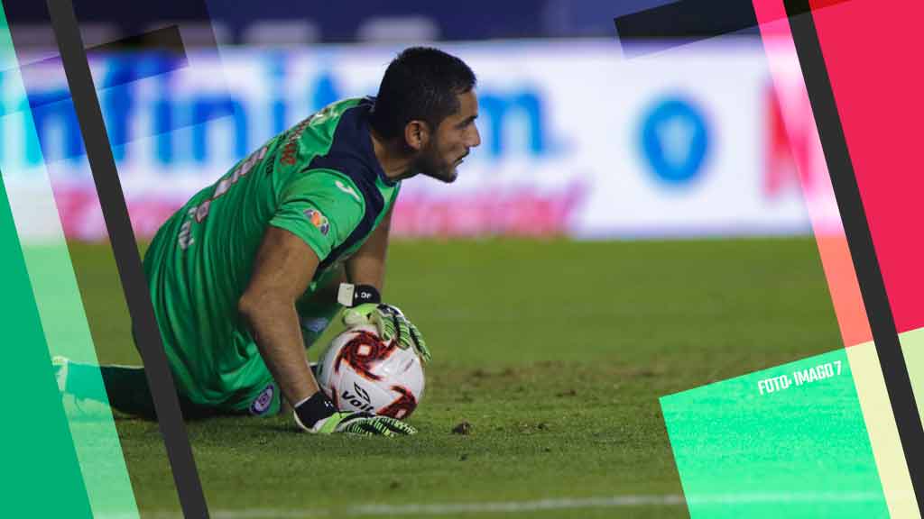 Corona seguirá siendo titular con Cruz Azul