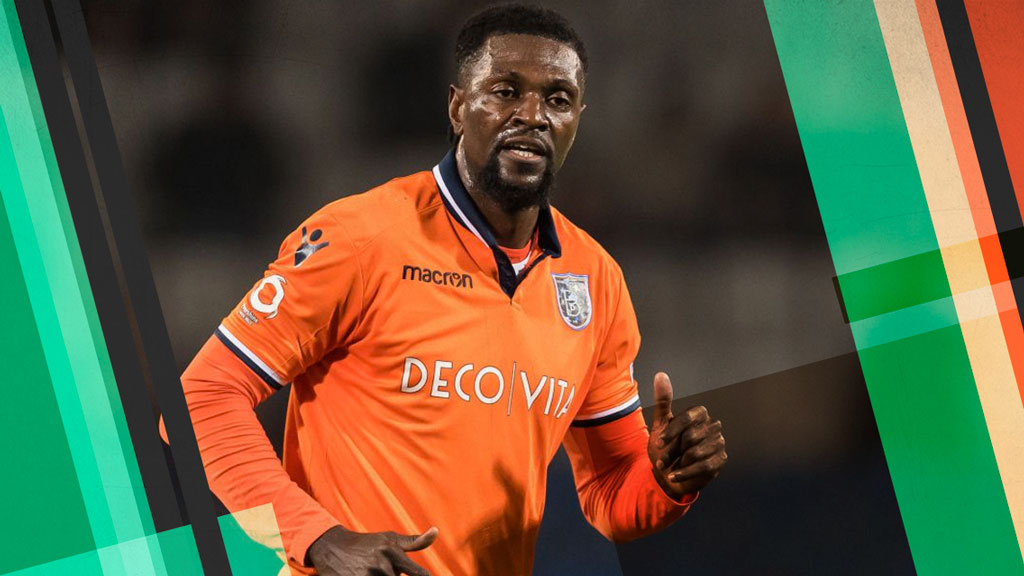 Emmanuel Adebayor fue ofrecido a la Liga MX en 2015