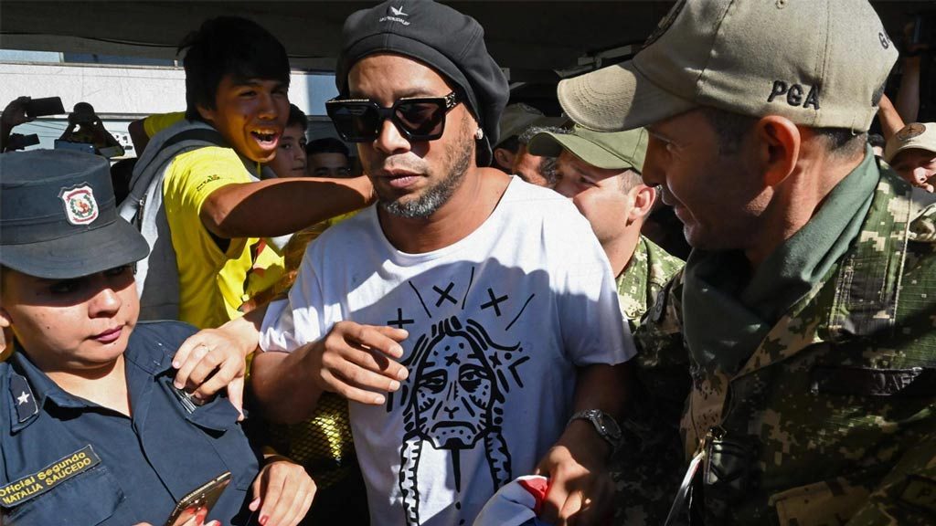 Ronaldinho habla sobre lo sucedido en Paraguay