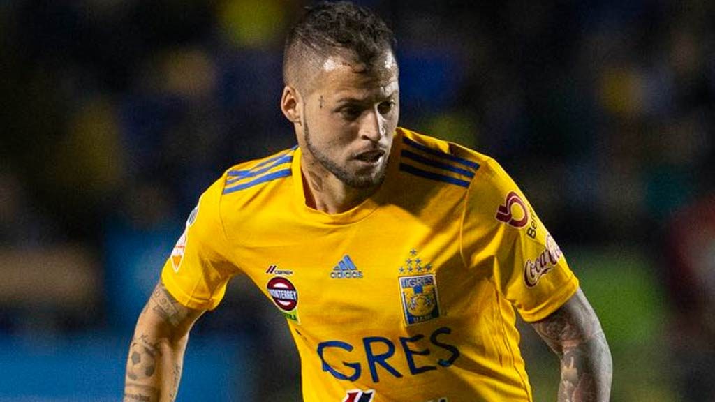 Tigres buscaría vender al 'Diente' López